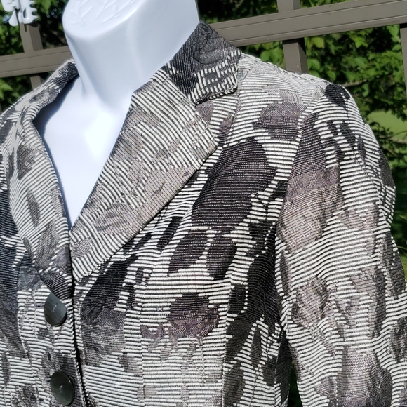 New Coldwater Creek Floral Jacquard Black, Gray & White Jacket/Blazer 8P - Picture 15 of 15
